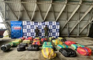 Operación Éxito: Decomiso de 700+ Kg de alcaloides en el pacífico colombiano
