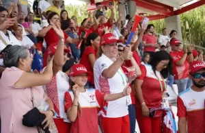 Gobernadora del Valle se destaca como la única dirigente que acompaña a su delegación en los Juegos Nacionales 2023
