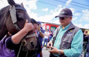 Transformación gremial en Popayán : Carretilleros reciben motocarros y oportunidades