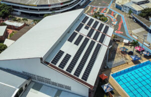 Energía renovable en el coliseo de voleibol