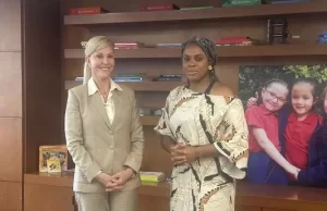 Gobernadora gestionó apoyos con MinEducación para proyectos educativos en el Valle