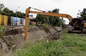 Emcali retira 280 toneladas de residuos de canales de aguas lluvias diariamente