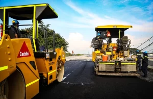 Arranca asfaltado en calzada norte del puente de Juanchito