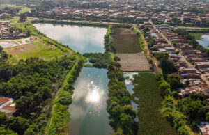 Desalojan invasión en la laguna el Pondaje