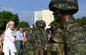 252 soldados se suman a reforzar la seguridad en el Valle, Gobernadora les brindó su apoyo.