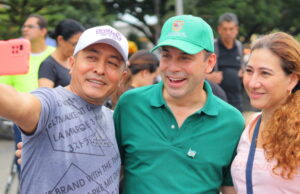 Alejandro Eder visitó la estación Panamericana de la Ciclovida de Cali