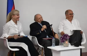 Gobernadora del Valle acompañó lanzamiento del libro de Oscar Rojas Rentería