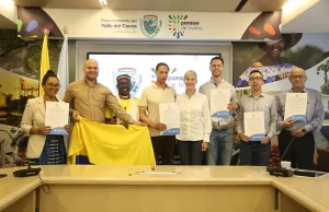 Extranjeros recibieron la nacionalidad Colombiana