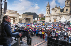 47% de los Colombianos aprueban la gestión de Petro: encuesta del CNC