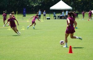 España, una de las favoritas, llegó a Cali