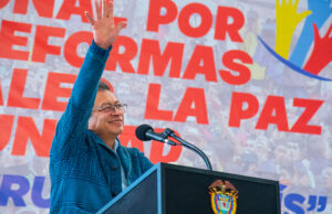 Si no sale el presupuesto, salvando las partidas para la gente más pobre, tampoco saldrán las partidas para los más ricos: Petro