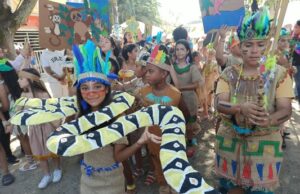 Estudiantes deslumbran con el Festival de la Diversidad Cultural