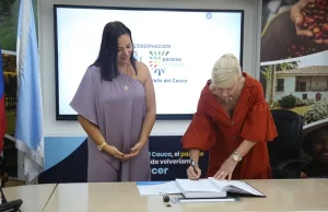 Ante la gobernadora tomó posesión Paola Andrea Gartner, magistrada y presidenta del Tribunal Administrativo del Valle del Cauca