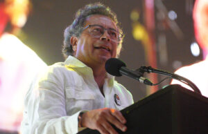 Políticas públicas y acciones deben construirse alrededor del cambio climático: Petro