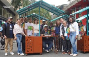 Más de 300 comerciantes del centro de Cali recibieron mobiliario, como parte de la convocatoria de capital semilla del Fondo Solidario y de Oportunidades