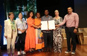 Firma Memorando de Entendimiento en pro del Pacífico colombiano.