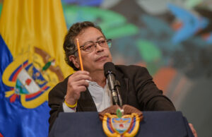 Petro insta a los campesinos a unirse y movilizarse para defender la Reforma Agraria