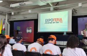 120 jóvenes caleños de zonas vulnerables se graduaron en tecnología e información