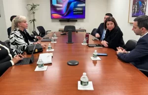 Gobernadora recibe respaldo en Washington