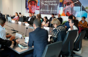 Avanza el diálogo para definir el salario mínimo del 2025