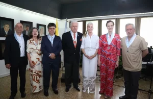 Gobernadora del Valle exaltó a profesionales de la salud