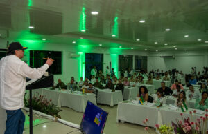 Unirse para defender los proyectos económicos que benefician a las regiones: Petro