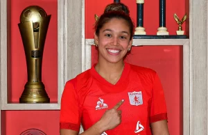 Elexa Bahr vuelve al Rojo