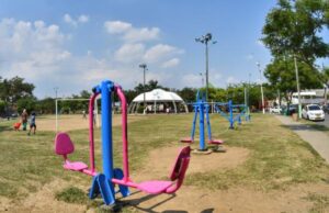 Alcalde Alejandro Eder entrega equipos médicos y renueva escenario deportivo en Potrero Grande