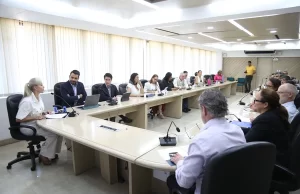 Gobernadora del Valle avanza en acuerdos con el Banco Mundial para el Tren de Cercanías