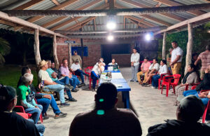 Acuerdo entre Gobierno y comunidades permite desbloquear vías en La Guajira
