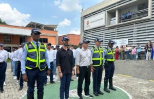 Cali fortalece su movilidad con 24 nuevos agentes de tránsito