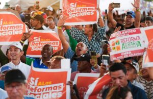 El Gobierno entrega terrenos confiscados al exparamilitar ‘Macaco’ para resarcir a víctimas en el Bajo Cauca antioqueño