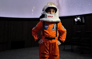 Pequeños científicos y artistas exploran el universo en la celebración del Día de la Niñez en Cali