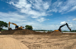¡Manos a la Obra en La Mojana! Despliegue de Maquinaria para Frenar las Inundaciones en Caregato