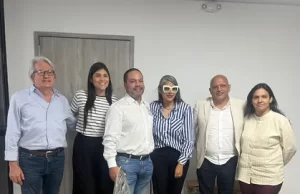 El Valle Comparte Su Modelo de Transparencia: Córdoba Visita La Innovadora «Sala de Experiencia» de la Gobernación