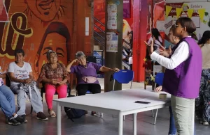 Del Cuidado al Liderazgo: Cuidadoras de Cali Reciben Herramientas Para Incidir Políticamente en Sus Comunidades