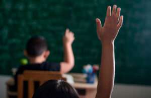 El Gobierno Exige a Grupos Armados Respetar la Educación