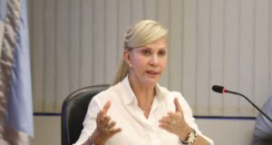 Gobernadora del Valle advierte impacto financiero y de atención en las EPS tras anuncio de liquidación