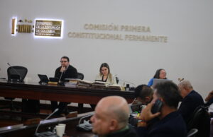 Restitución de la Mesada 14 para docentes avanza en el Congreso tras aprobación en tercer debate