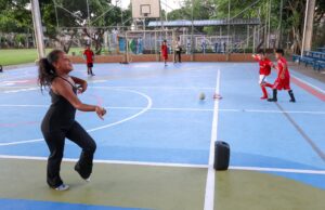 Barrios El Guabal y 12 de Octubre de Cali estrenan escenarios deportivos renovados