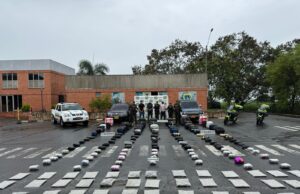 Policía incauta más de media tonelada de marihuana y captura a tres delincuentes en corredor vial del Valle