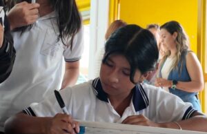 Joven indígena de Florida transforma su vida gracias a la iniciativa ‘Voceros Escolares’ del Valle del Cauca