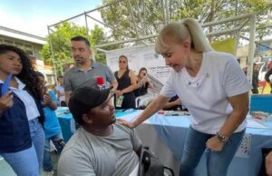 Gobernación del Valle impulsa la inclusión en la Comuna 16 con feria de servicios y emprendimientos