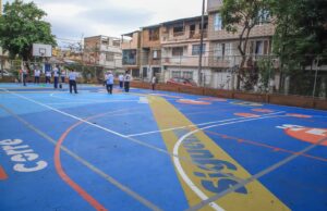 Adultos mayores del barrio Buenos Aires retoman su actividad física tras la recuperación de la cancha múltiple
