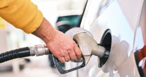 De La Espriella frena aumento de la gasolina y ordena mantener el precio durante octubre