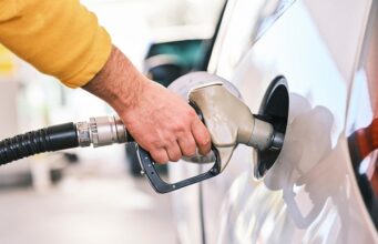 De La Espriella frena aumento de la gasolina y ordena mantener el precio durante octubre