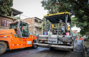 Con una inversión de $4.000 millones, la Alcaldía recupera la malla vial de la Comuna 15