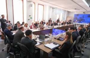 Gobernadores pedirán a la Corte suspender impuestos a licores y cigarrillos