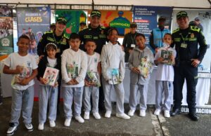 “Si elijo bien, estoy seguro”: Policía acompaña el regreso a clases en Cali con estrategia de seguridad digital