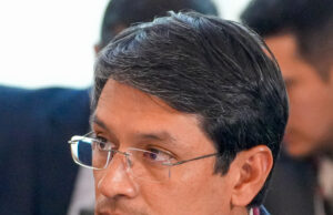 Camilo Romero se retira de la consulta del Frente por la Vida y anuncia apoyo a Iván Cepeda